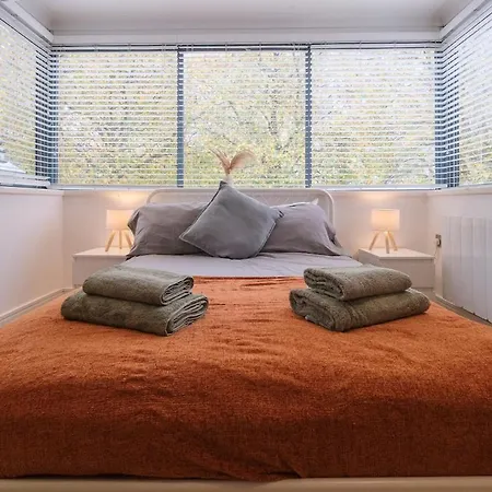 Apartment Centre, Spacious, En Suite, Free Wi-fi *
