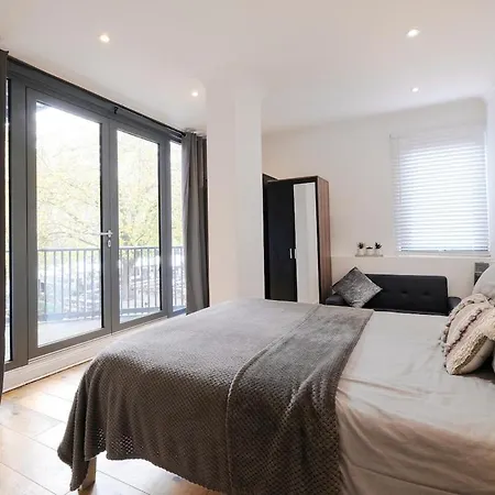 Centre, Spacious, En Suite, Free Wi-fi