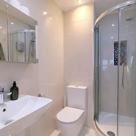 Centre, Spacious, En Suite, Free Wi-fi Bristol